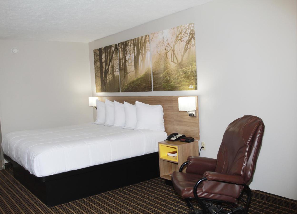 Days Inn By Wyndham Forest Kültér fotó
