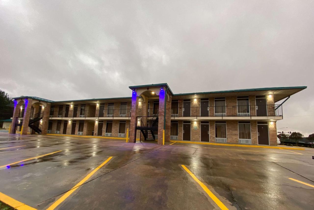 Days Inn By Wyndham Forest Kültér fotó
